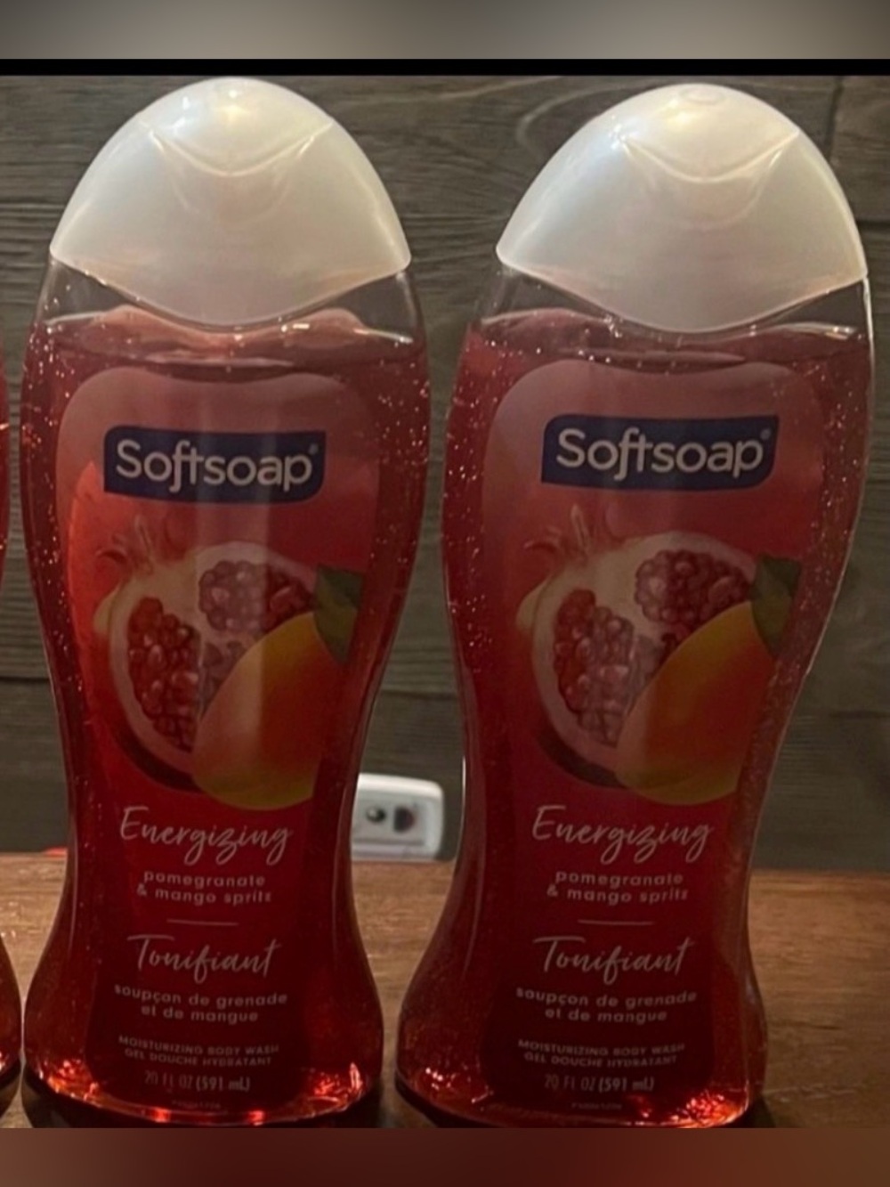 Softsoap Energizing Pomegranate & Mango Spritz Body Wash Soap X’s 2 Bottles New!